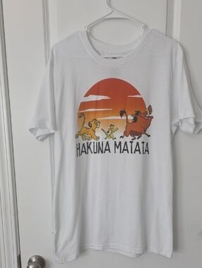 Hakuna Matata  Disney T-shIrt Size Large